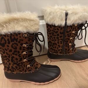 Woman’s boutique duck boots